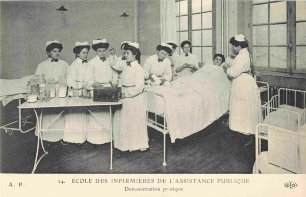 CPA PARIS, École des Infirmières Assistance Publique, Demostration pratiques