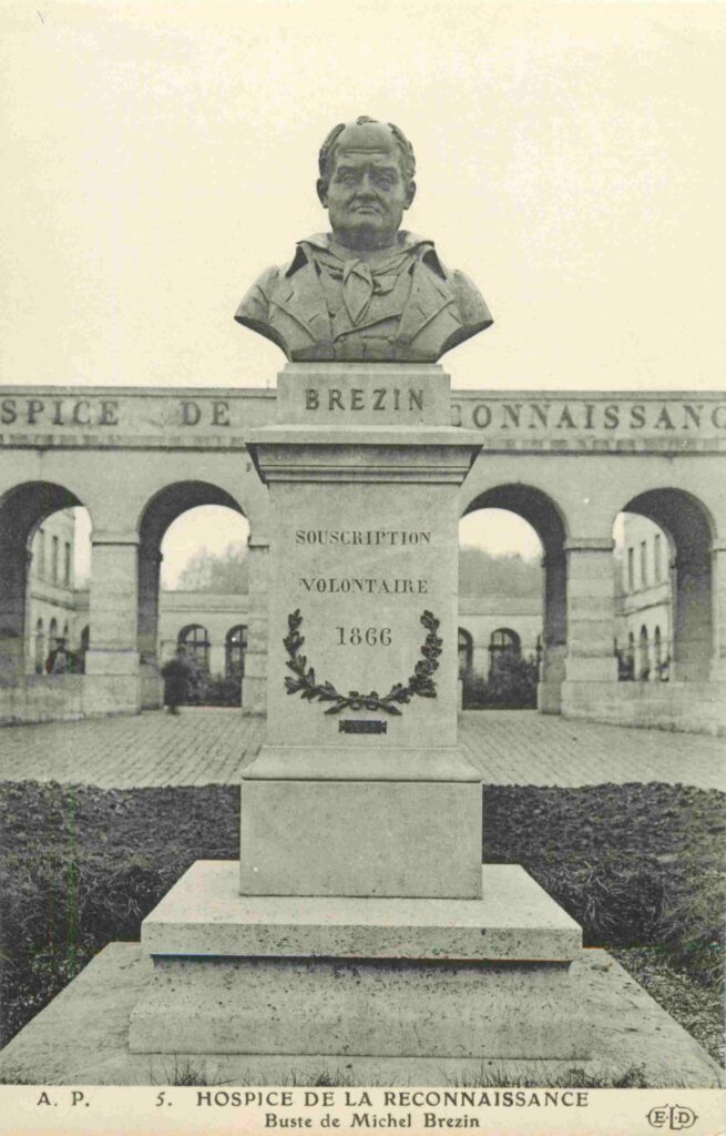 CPA GARCHES, Hospice de la Reconnaissance, Buste de Michel Brezin (92380)