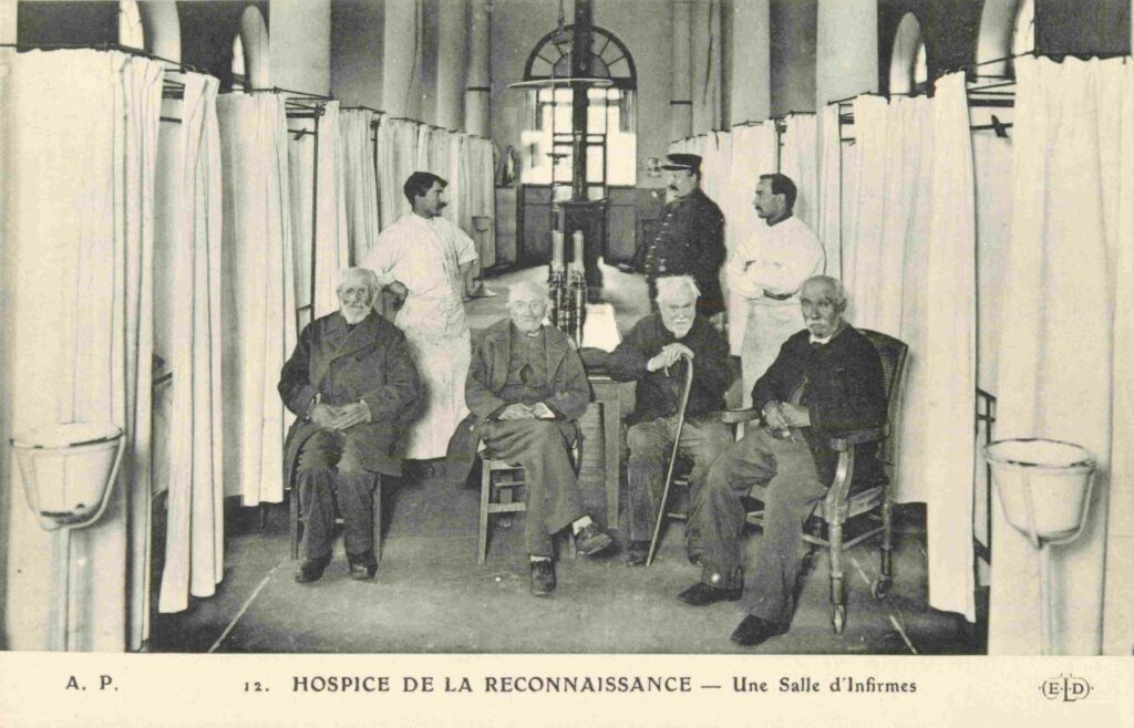 CPA GARCHES, Hospice de la Reconnaissance, Une salle d'Infirmes (92380)