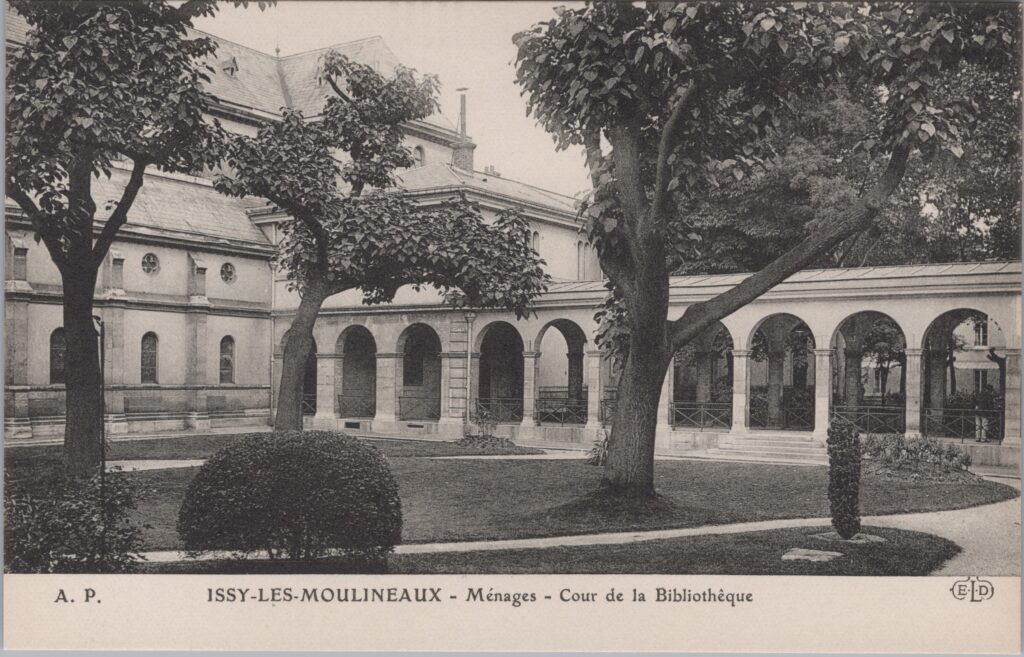 CPA ISSY-Les-MOULINEAUX, Hospice des Petits Ménages, Cour de la Bibliothèque