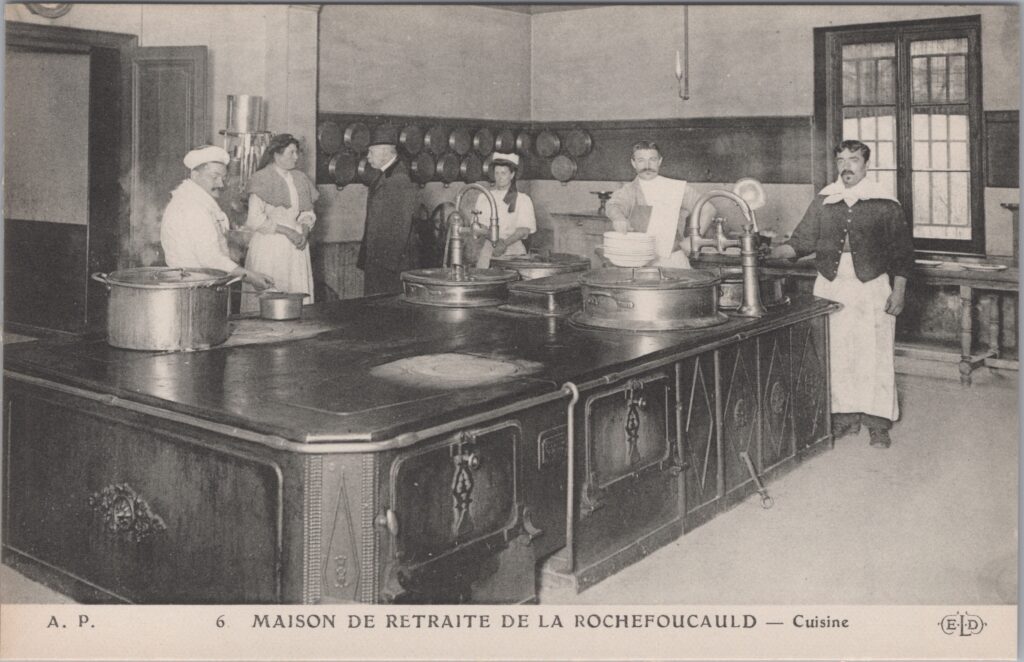 CPA PARIS, Maison de retraite de la Rochefoucauld, Cuisine (75014)