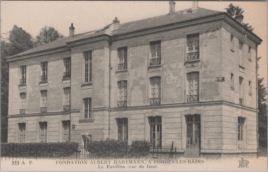 CPA FORGES-les-Bains, Fondation Albert Hartmann, Le Pavillon vue de face (91470)