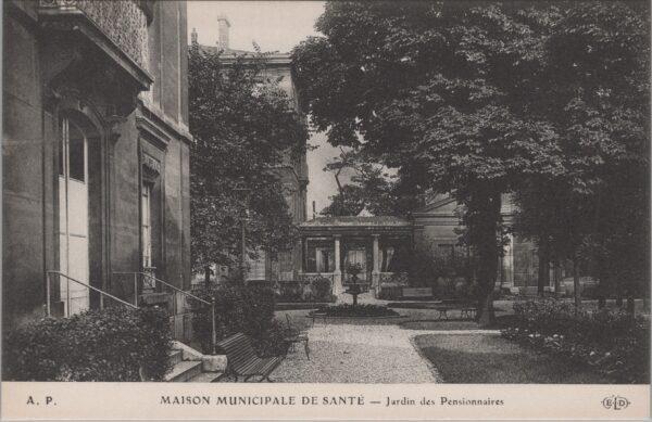 CPA PARIS, Maison Municipale de Santé, Jardin des Pensionnaires (75010)