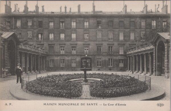 CPA PARIS, Maison Municipale de Santé, La Cour d'Entrée (75010)