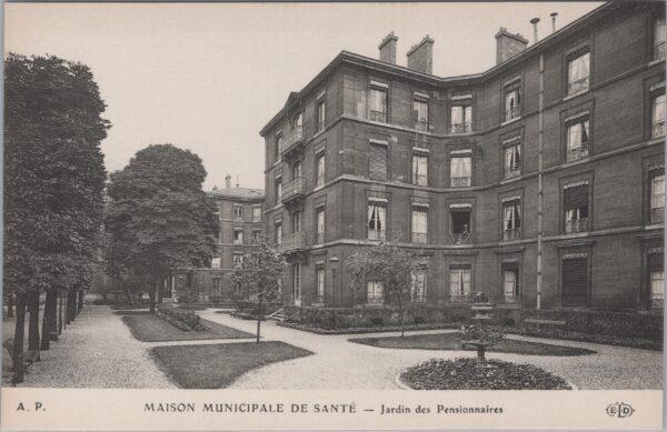 CPA PARIS, Maison Municipale de Santé, Jardin des Pensionnaires (75010)