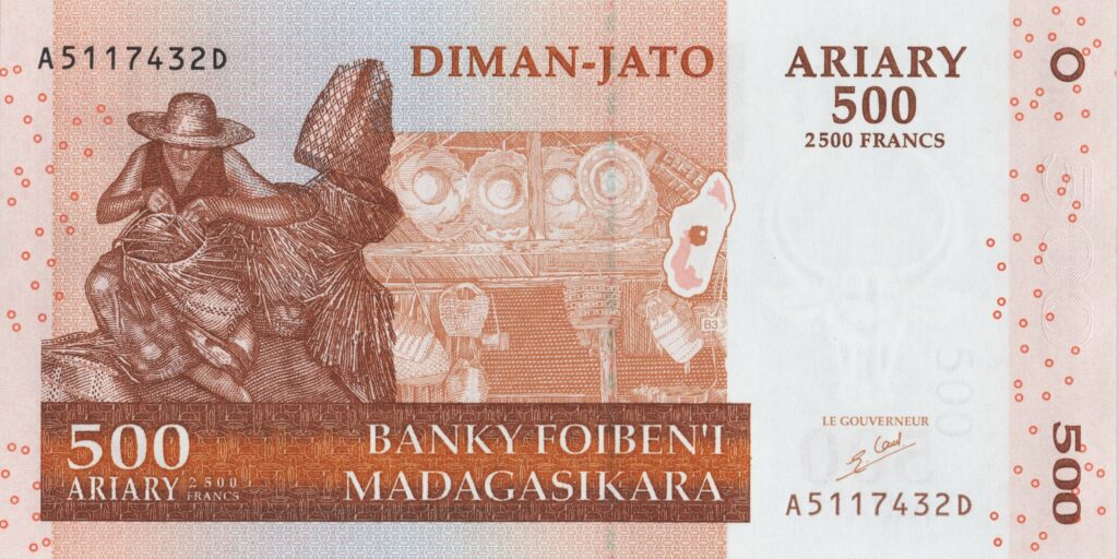 MADAGASCAR billet de 500 Ariary 2004, Tisserand de paniers