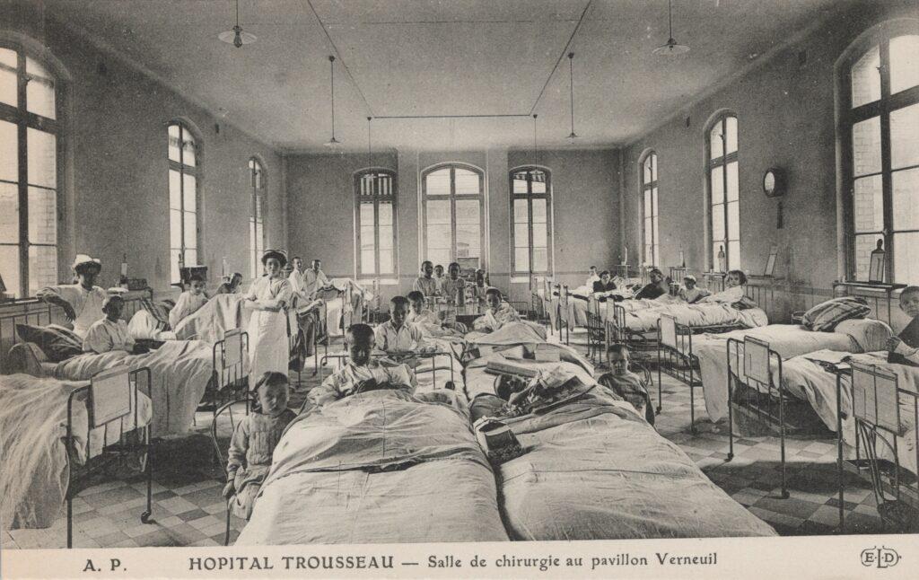 CPA PARIS, Hopital Trousseau, Salle de chirurgie au pavillon Verneuil (75012)