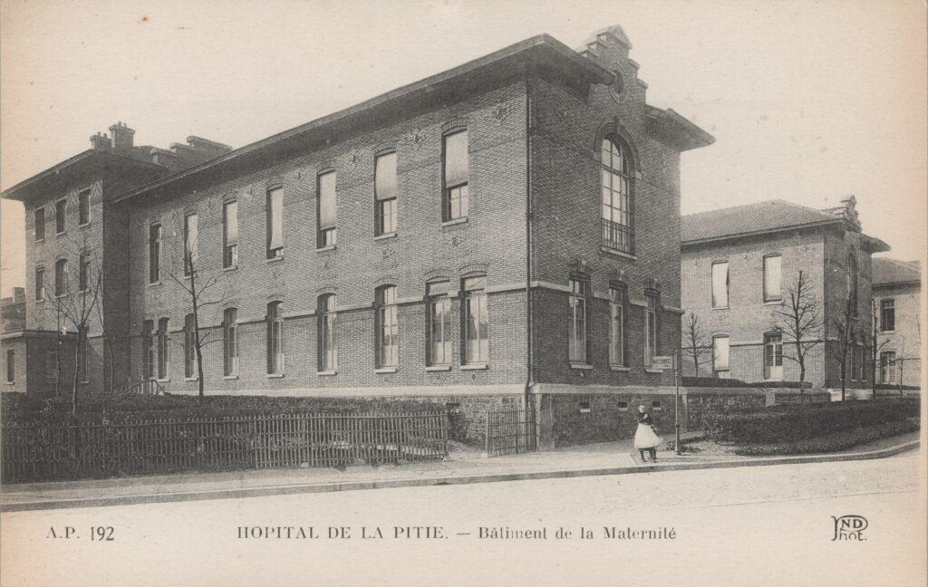 CPA PARIS, Hôpital de la Pitié, Bâtiment de la Maternité (75013)