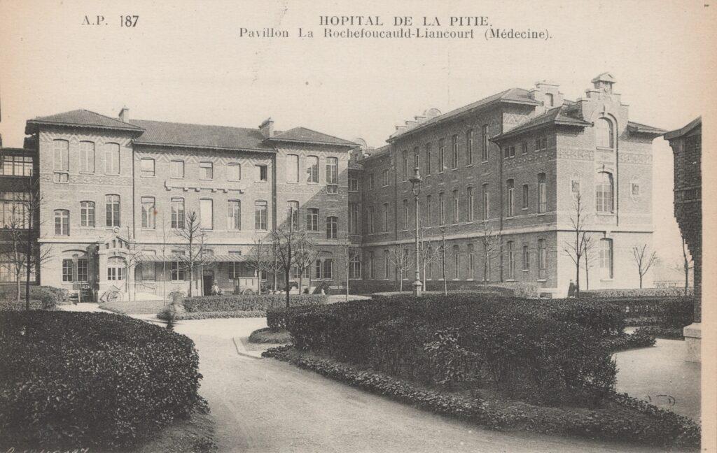 CPA PARIS, Hôpital de la Pitié, Pavillon de la Rochefoucauld-Liancourt, Médecine