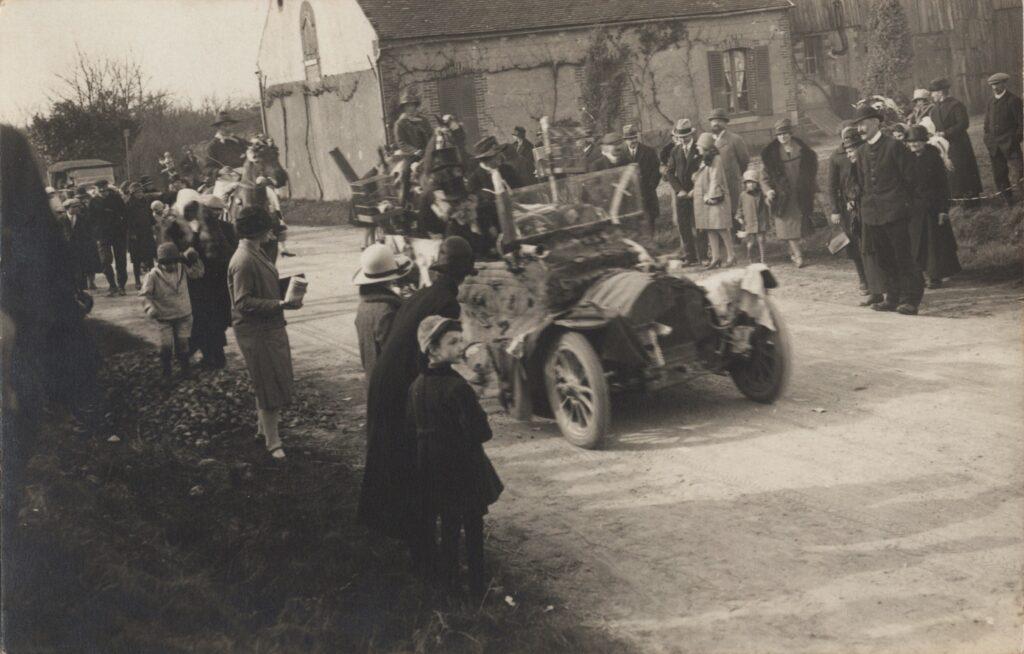 Carte Photo Loiret, La Selle-sur-le-Bied (45210) centenaire de Madame Bezault