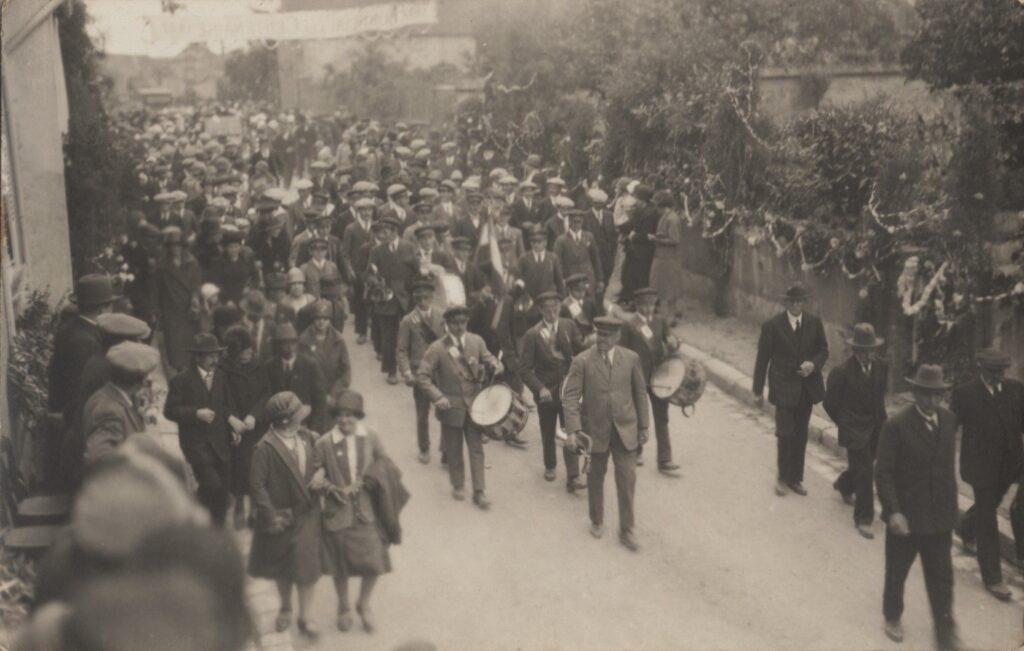 Carte Photo Loiret, La Selle-sur-le-Bied (45210) centenaire de Madame Bezault