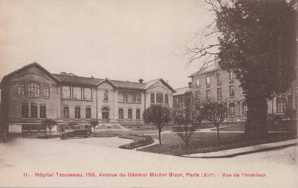 CPA PARIS, Hôpital Trousseau, Vue de l'intérieur (75012)